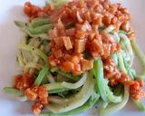 Foto del paso 5 de la receta: "Tallarines" de zucchini, con "pomarola" de seitán. ✨️♻️