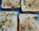 गार्लिक ब्रेड /चीझ गार्लिक ब्रेड (Garlic bread recipe in marathi) रेसिपी स्टेप 5 फोटो 