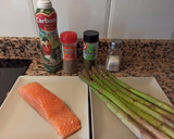 Foto del paso 1 de la receta: Salmón con espárragos verdes en airfryer