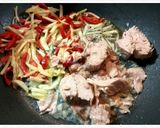 Foto langkah ke 3 dari resep 8. Tumis Buncis Tuna Kaleng.