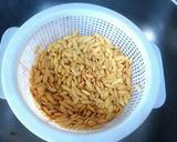 عکس مرحله 1 از دستور پودر تخم خربزه