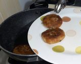 A picture of step 3 of Ragda Patties Chaat.