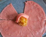 Foto langkah ke 3 dari resep Dadar Gulung Mawar Unti Kelapa.