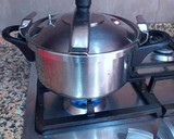 Foto del paso 7 de la receta: Cordero guisado en salsa reducida de dos cebollas con pasas