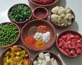 A picture of step 1 of Mix vegetable handi.
