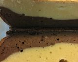 Hình bước làm 3 của món Bánh bông lan sô cô la vanilla :)