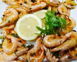 Foto del paso 3 de la receta: Gambas horneadas con picada de ajo y perejil