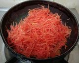 A picture of step 2 of Easy Carrot Toss (chamko).