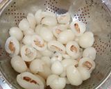 Foto langkah ke 1 dari resep Asinan Rambutan homemade💕.