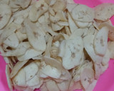 Foto langkah ke 2 dari resep Keripik pisang gurih.