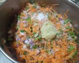 व्हेज मोमोज (veg momos recipe in marathi) रेसिपी स्टेप 2 फोटो 