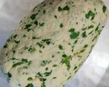 A picture of step 2 of Methi paratha.
