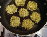 Foto del paso 5 de la receta: Tortitas de brócoli con amaranto en caldillo de jitomate