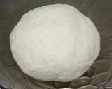 Foto langkah ke 7 dari resep Bakpao Gulung Isi Abon Kulit Pisang.