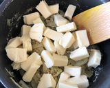 Foto del paso 2 de la receta: Tarta de cebolla y queso