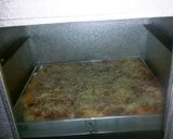Foto langkah ke 4 dari resep Pizza Homemade praktis.
