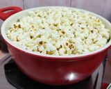 Foto langkah ke 3 dari resep Popcorn Asin (Original)🍿.
