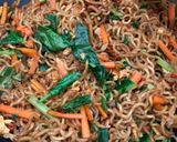 Foto langkah ke 5 dari resep Indomie Goreng Tumis ala Chinese Food.
