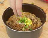 Foto langkah ke 3 dari resep Nasi Yoshinoya Rice Cooker Devina Hermawan.
