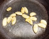Foto langkah ke 3 dari resep Ayam dan bawang.