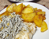 Foto del paso 3 de la receta: Merluza al ajo con topping de gulas