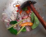 Foto langkah ke 2 dari resep Tumis cumi hitam simple.