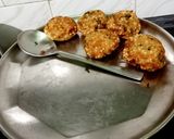 A picture of step 4 of Sabudana Vada.