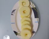 A picture of step 3 of Apple jalebi with kesar ice-cream.