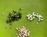 A picture of step 1 of Shrimps Pish pash.