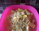Foto langkah ke 3 dari resep Sayur toge tahu sederhana.