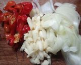 Foto langkah ke 2 dari resep Oseng Bunga Bawang Teri Asin.