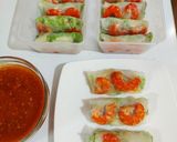 Foto langkah ke 4 dari resep Vietnamese Spring Rolls.
