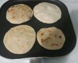 Foto del paso 5 de la receta: Pupusas de loroco con queso