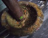 A picture of step 2 of Tangy Anardana Chutney ln kundi Sota.
