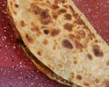 A picture of step 5 of Chatpati chapati sandwich.
