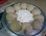 A picture of step 2 of Chapati.