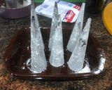 Foto del paso 5 de la receta Conos y volovanes rellenos de cóctel de gambas
