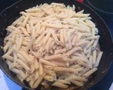 Foto del paso 4 de la receta Macarrones con langostinos, setas y atún