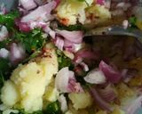 A picture of step 2 of Potato and onion sandwich.