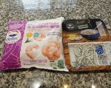 Foto del paso 1 de la receta: Revuelto de quinoa con gulas y gambas a tú gusto