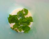 Foto del paso 1 de la receta: El Alioli de Bety con un toque de albahaca 👌