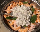 Une image de l'étape 9 de Crevettes marinées oignons de roscoff, ail fumé, citron vert, menthe et coco.