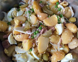 Foto del paso 9 de la receta: Ensalada templada de patatas con langostinos y atún en conserva