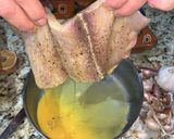 Foto del paso 3 de la receta: Hamburguesa de pescado estilo Sitka Alaska con guarnición de aros de cebolla y pepinillos fritos