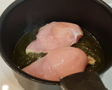 Foto del paso 2 de la receta: Ñoquis con pollo en salsa de cebolla y zanahoria