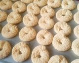 Foto langkah ke 8 dari resep Kue Kering Sagu Keju.