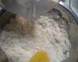 Foto langkah ke 2 dari resep Sausage Bread.