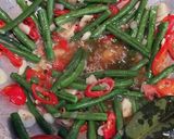 Foto langkah ke 2 dari resep Kangkung Tumis Terasi Kacang Panjang.