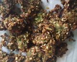 A picture of step 4 of Sprouted moong pakoda.