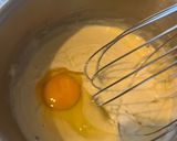 Hình bước làm 1 của món Pancake Với Cream, Siro Và Trái Cây